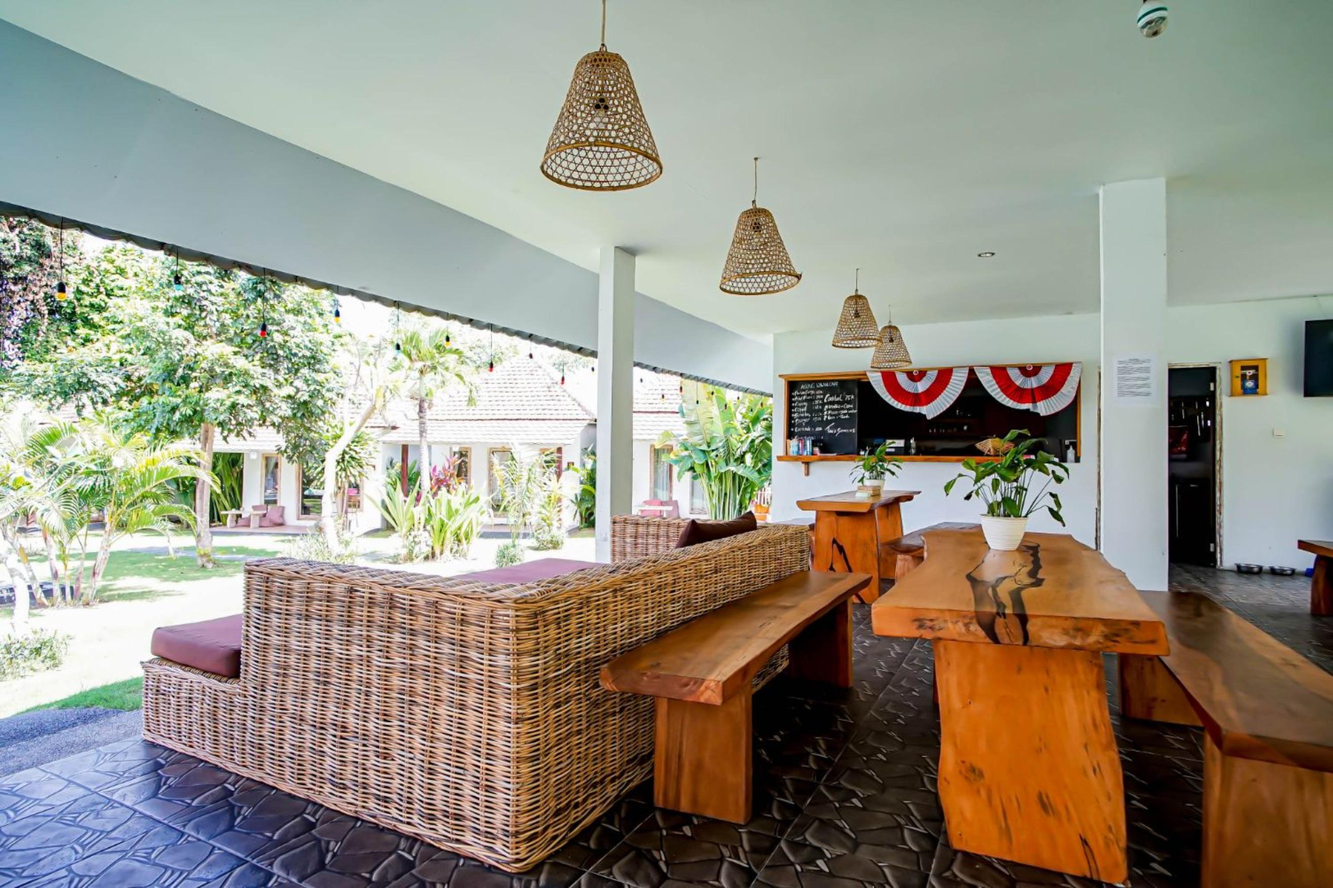 Agung Wiwin Homestay & Restaurant Mengwi Bagian luar foto