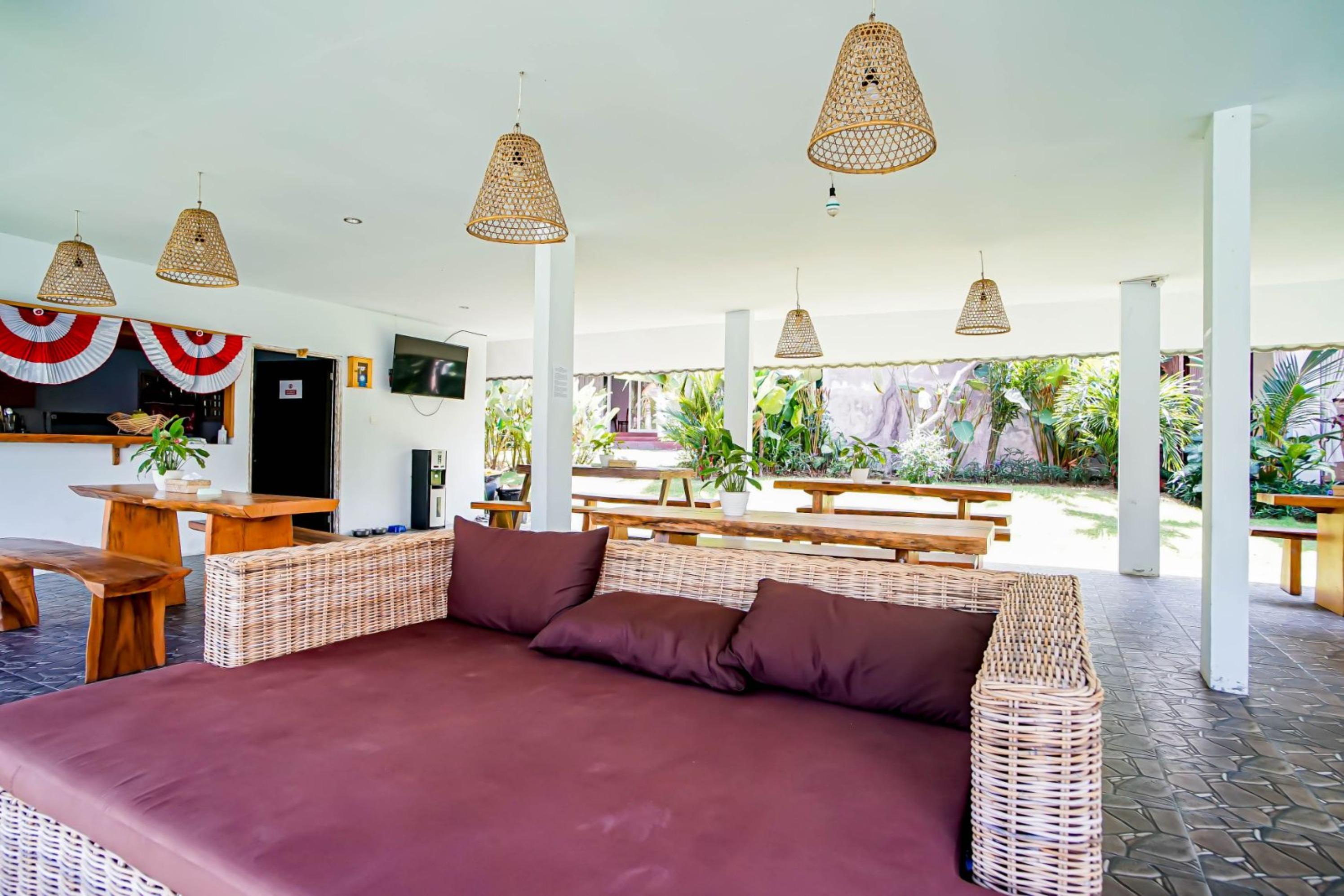 Agung Wiwin Homestay & Restaurant Mengwi Bagian luar foto