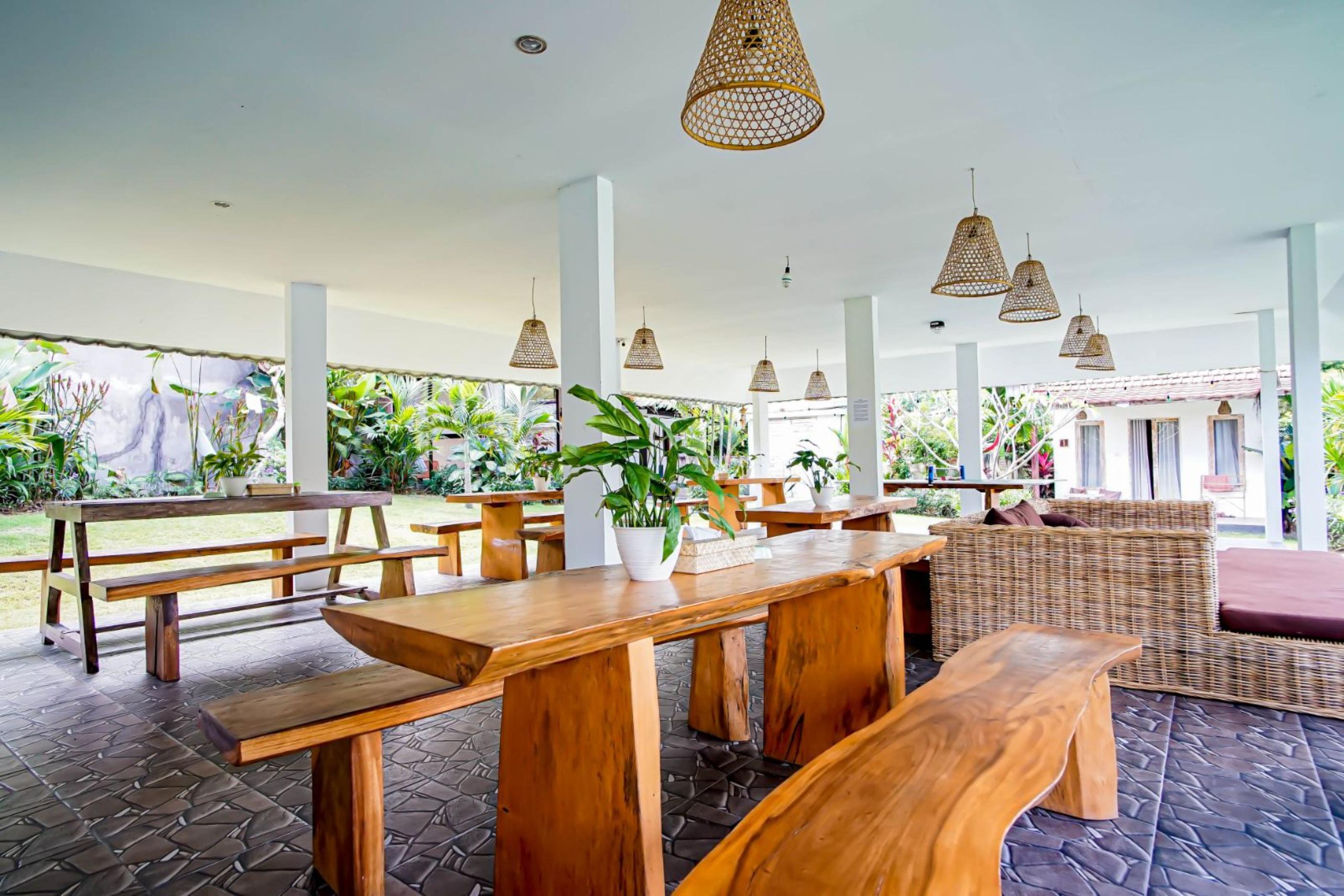 Agung Wiwin Homestay & Restaurant Mengwi Bagian luar foto