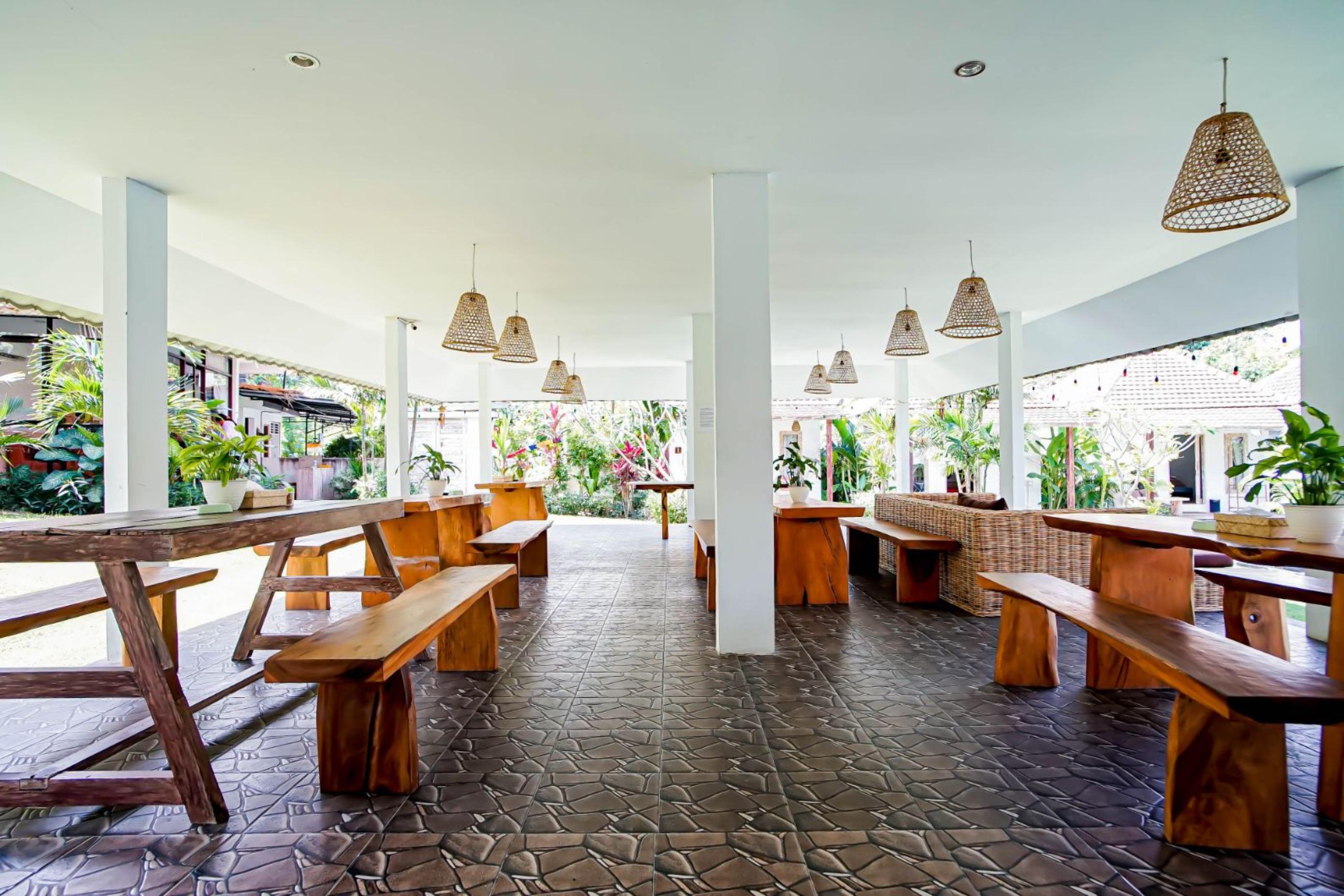 Agung Wiwin Homestay & Restaurant Mengwi Bagian luar foto