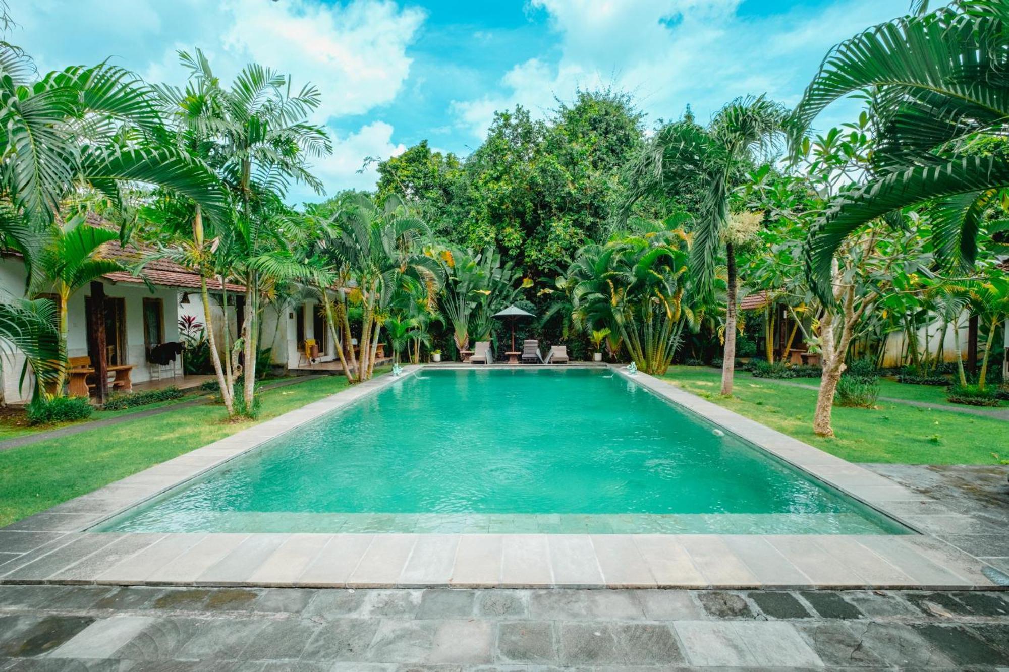 Agung Wiwin Homestay & Restaurant Mengwi Bagian luar foto