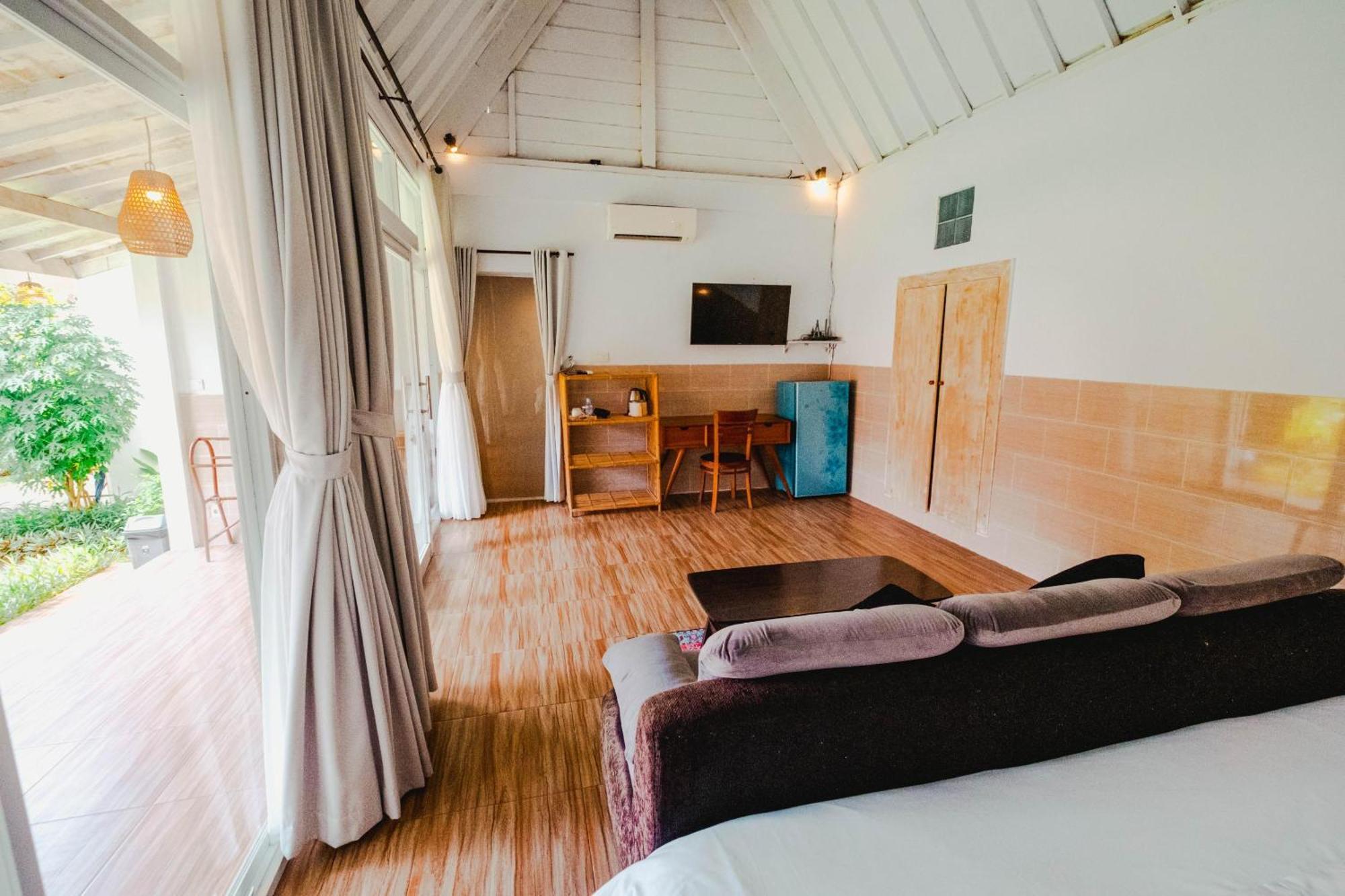 Agung Wiwin Homestay & Restaurant Mengwi Bagian luar foto